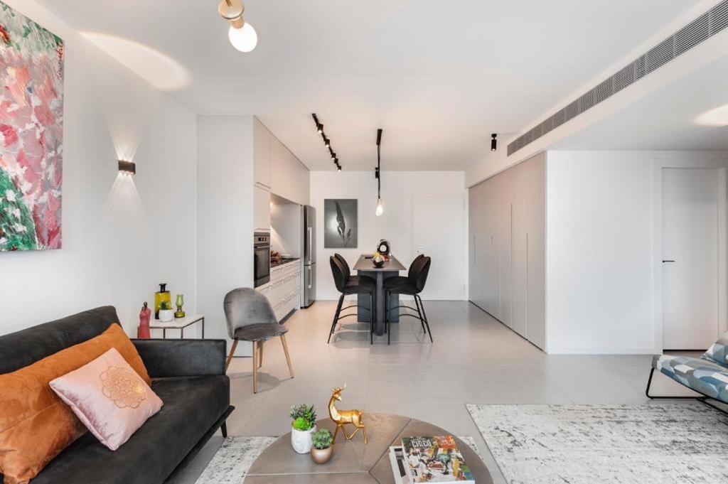 Yefet - By Beach Apartments Tlv Tel Aviv Buitenkant foto